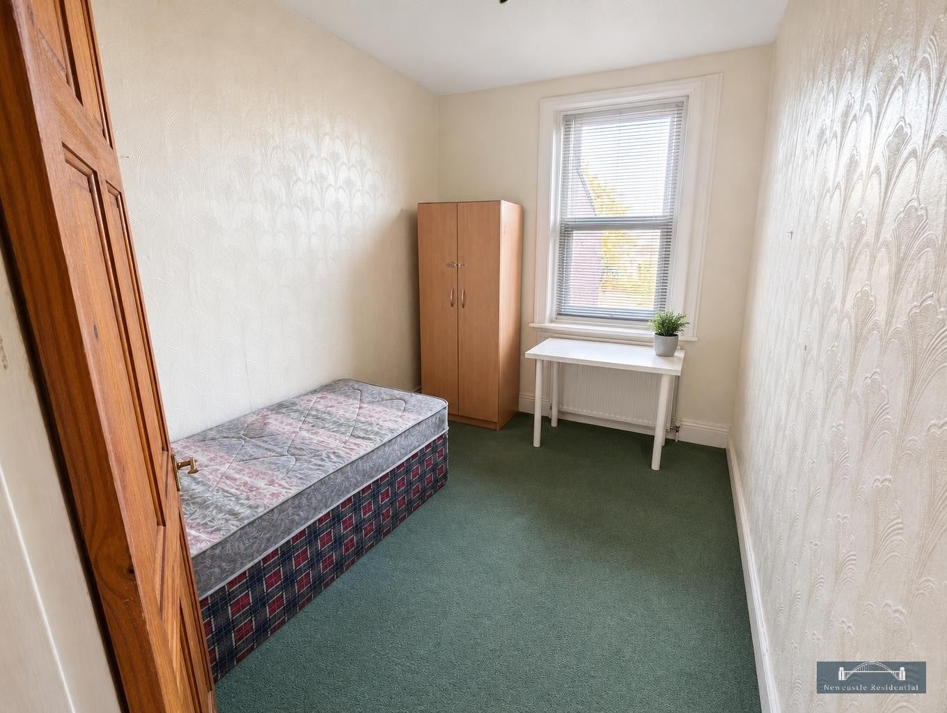 Flat Welbeck Road in Newcastle upon Tyne