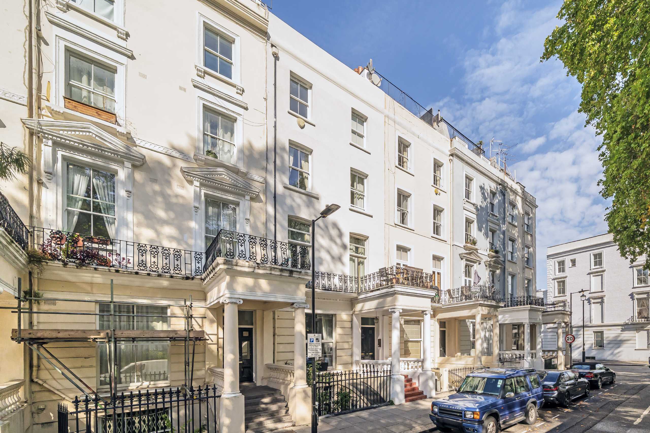 Flat St Stephen's Gardens in City of Westminster