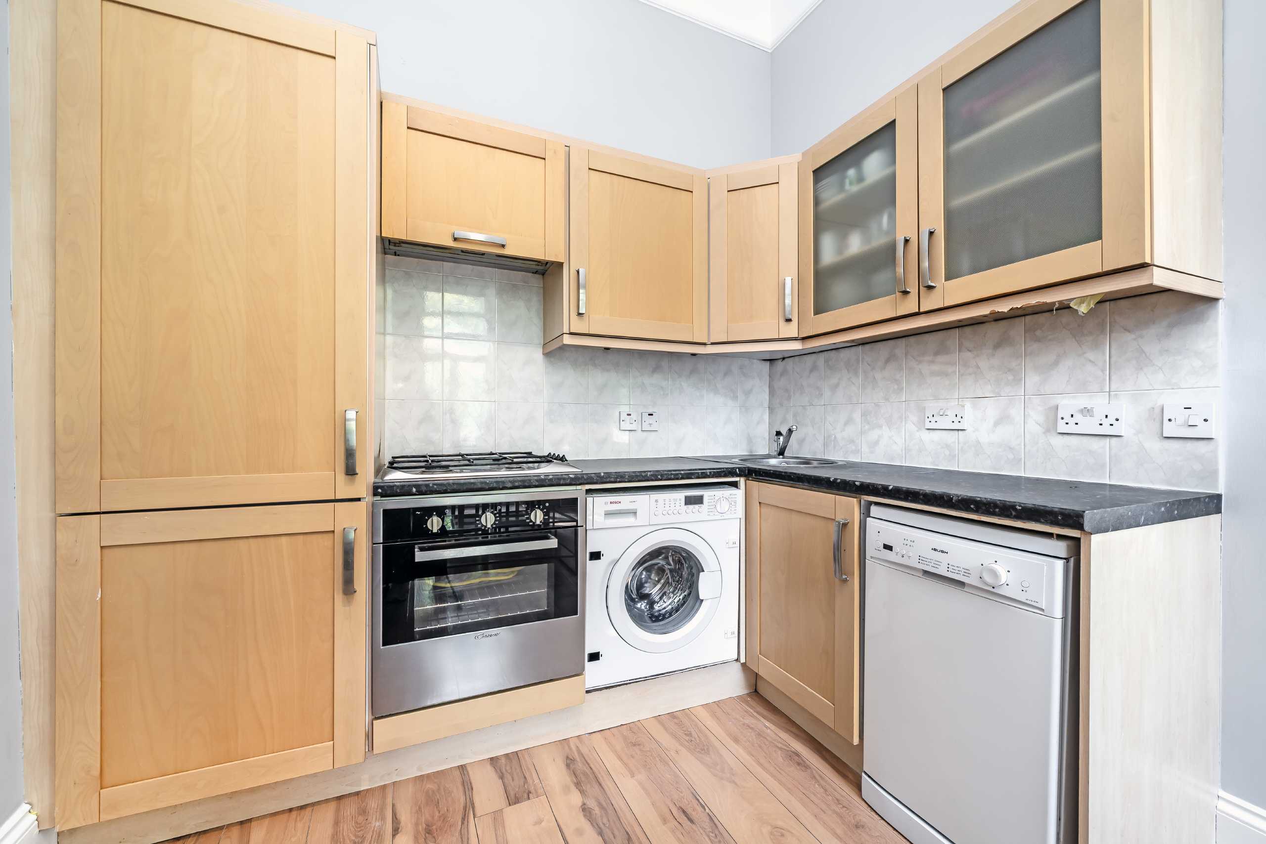 Flat St Stephen's Gardens in City of Westminster