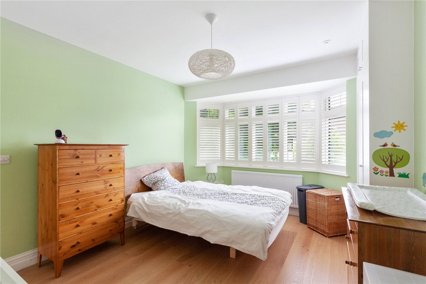 House Gunnersbury Gardens in Greater London