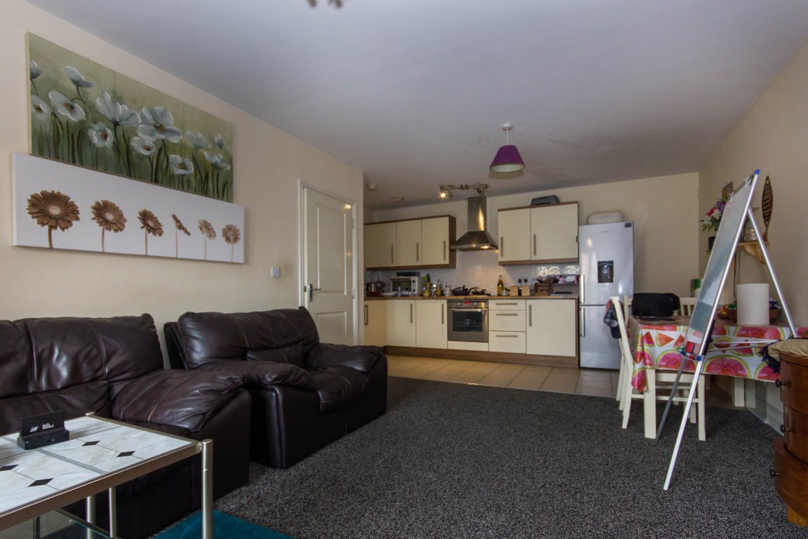 Flat South Terrace in Witham Town