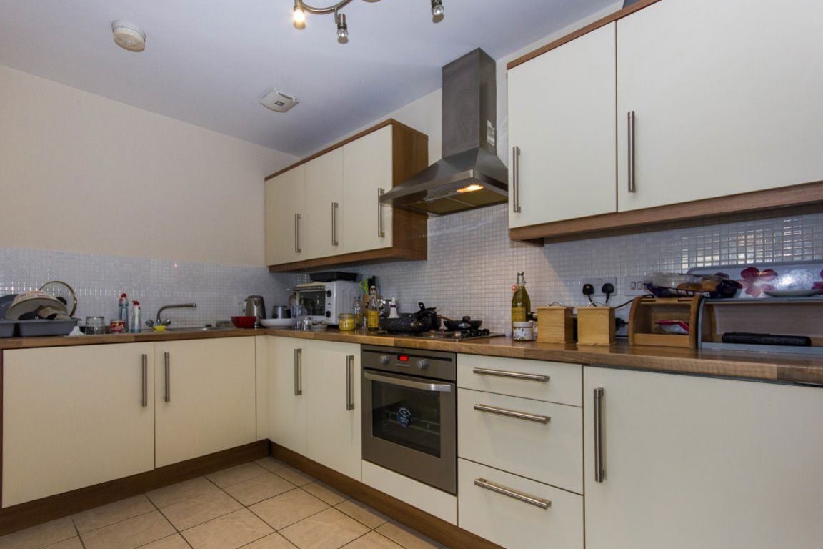 Flat South Terrace in Witham Town