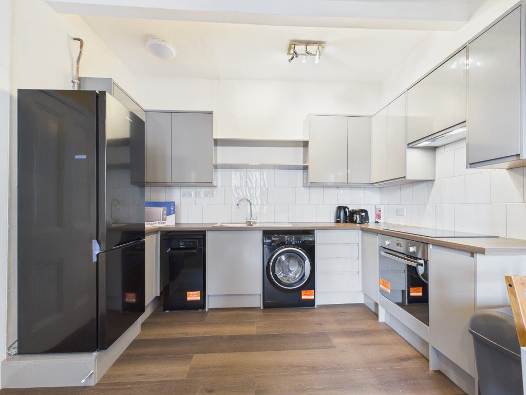 Flat Iona Street in City of Edinburgh