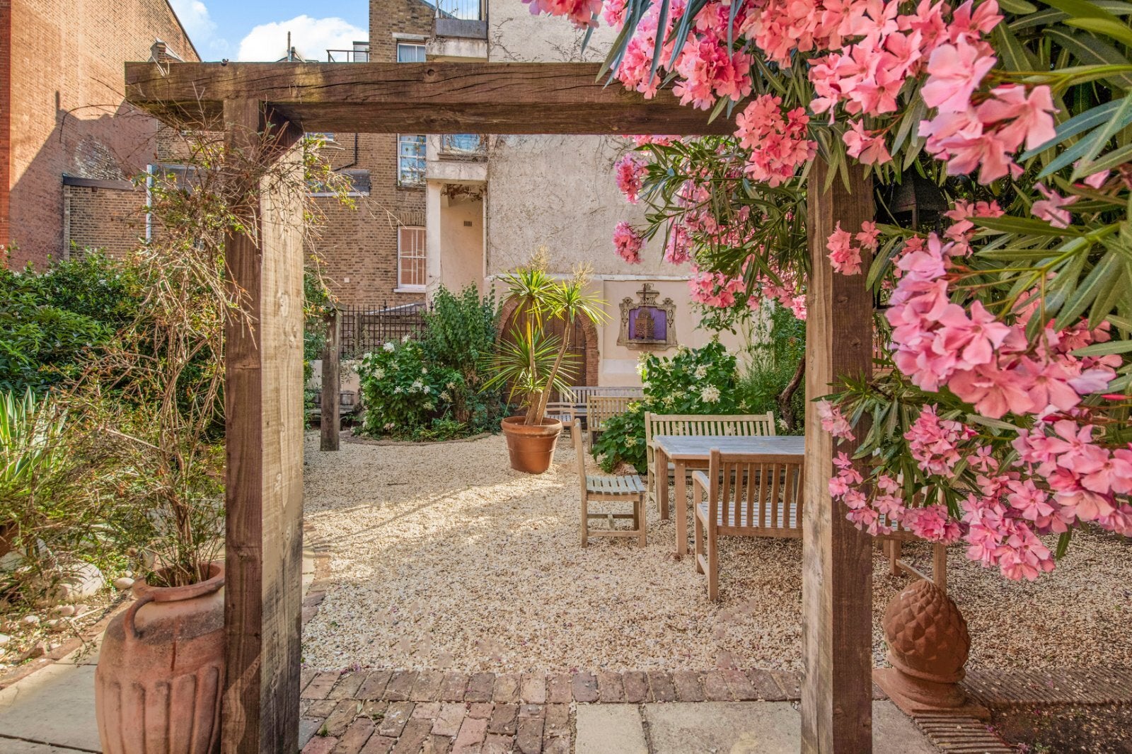 Flat Martlett Court in City of Westminster