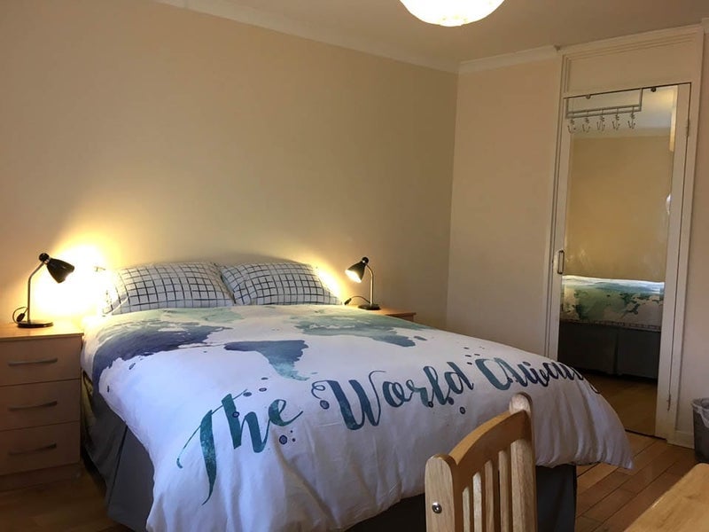 Room Hawthorn Road in Greater London