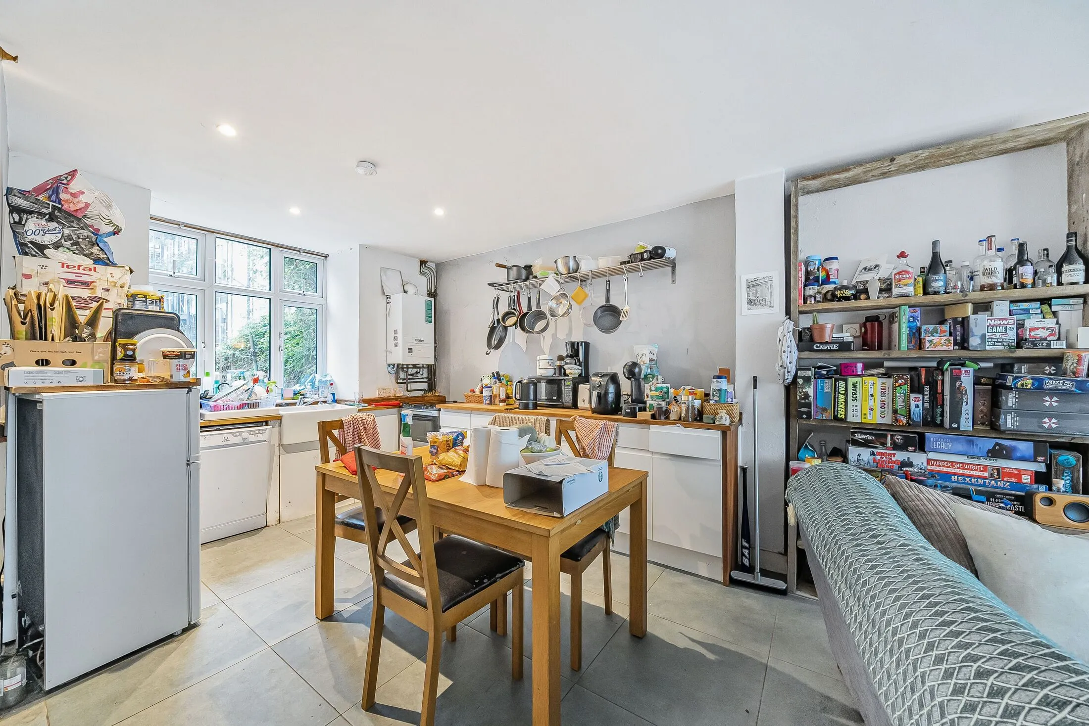 House Crescent Lane in Greater London