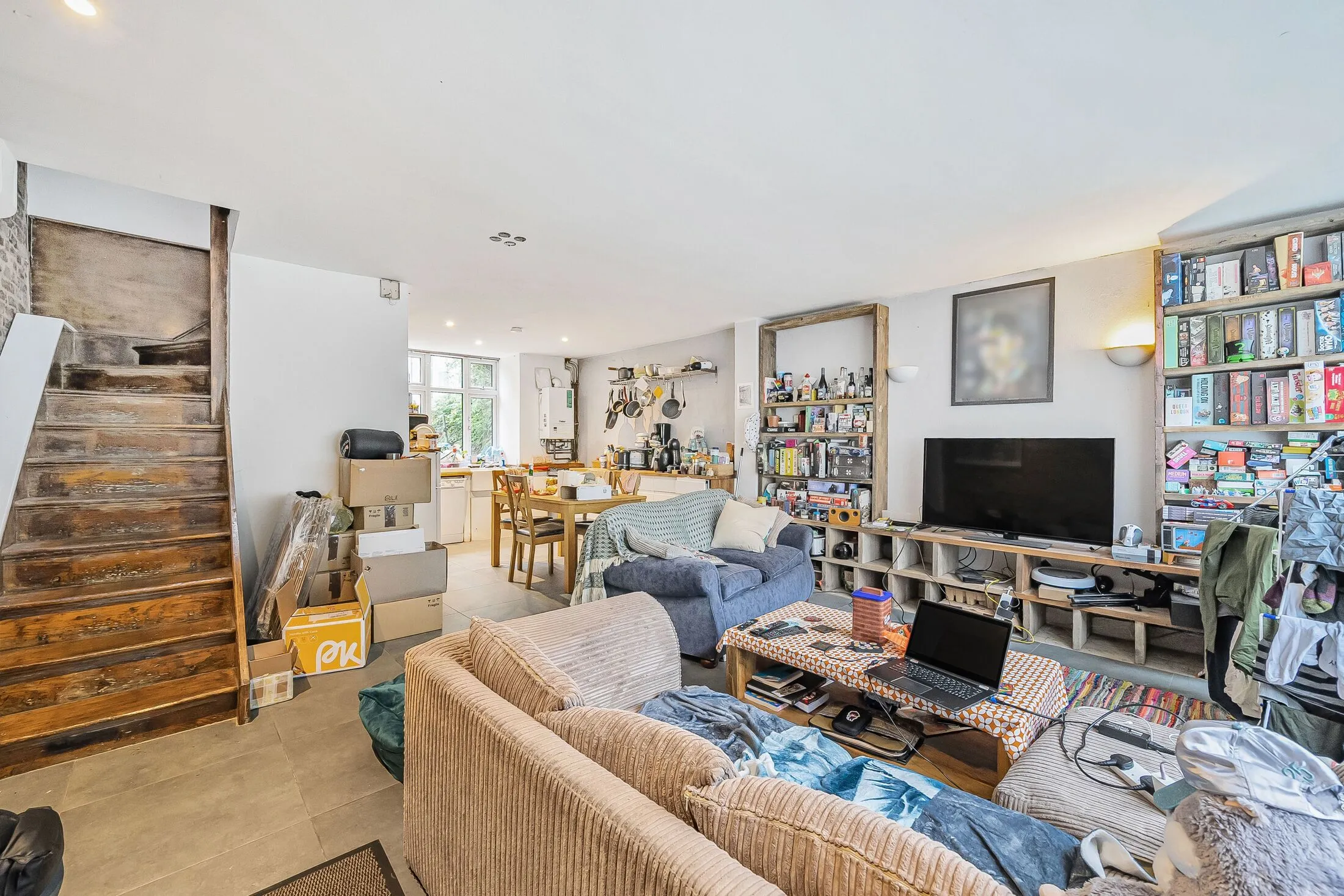 House Crescent Lane in Greater London
