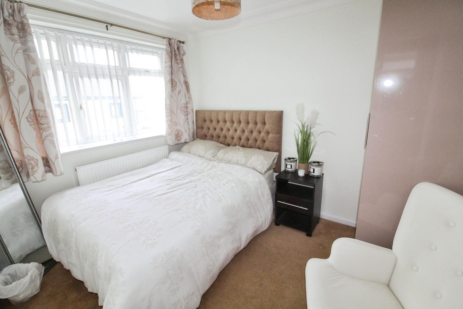 Flat Eightlands Lane in Leeds