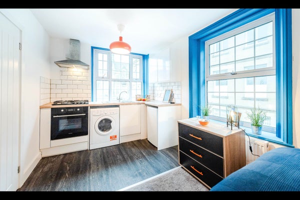 Flat Retiro Street in Royton