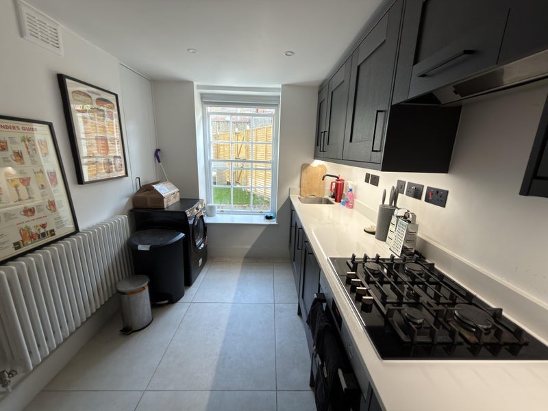 Room Cable Street in Greater London