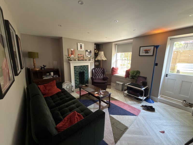 Room Cable Street in Greater London