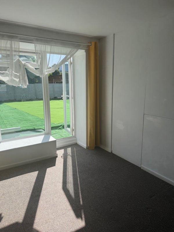 Room The Link in Crawley