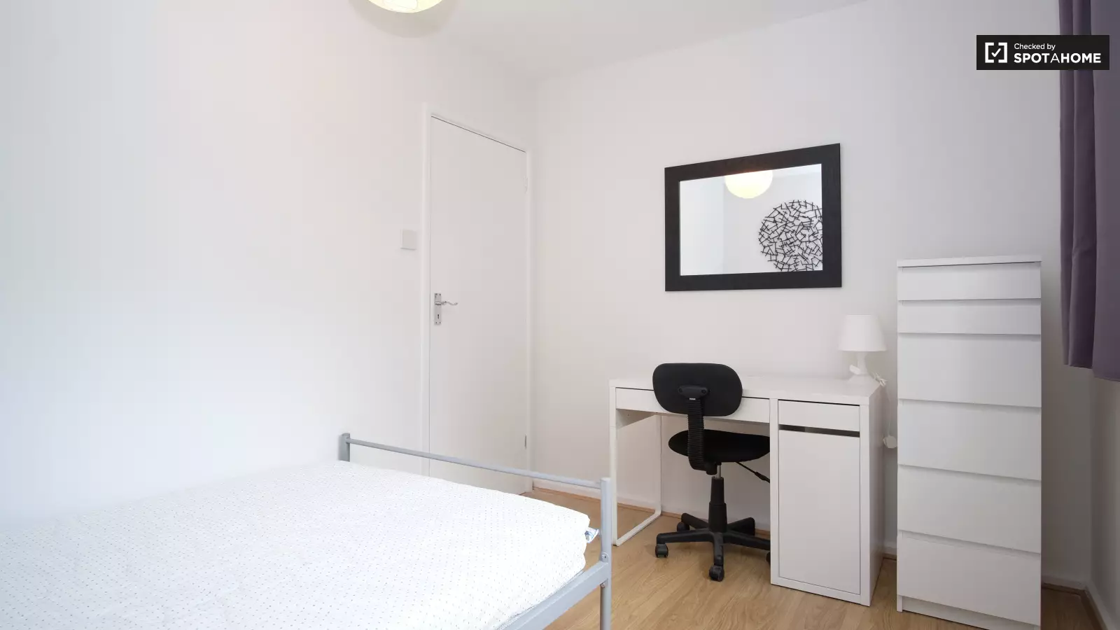 Room Rectory Square in Greater London