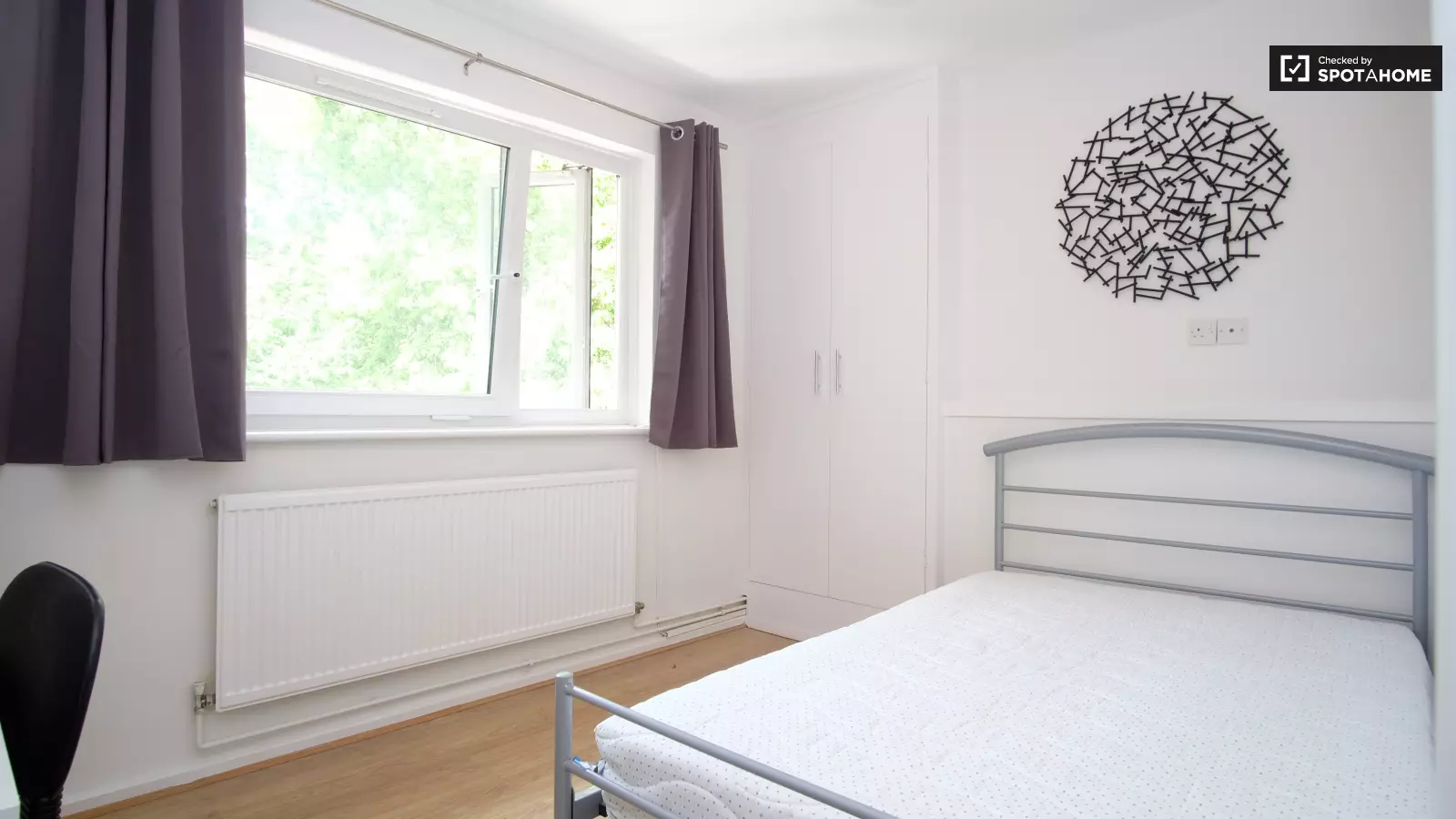 Room Rectory Square in Greater London