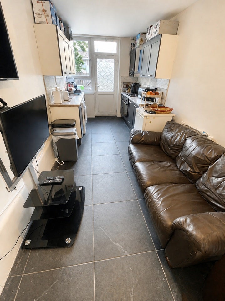 Room Cator Street in Greater London