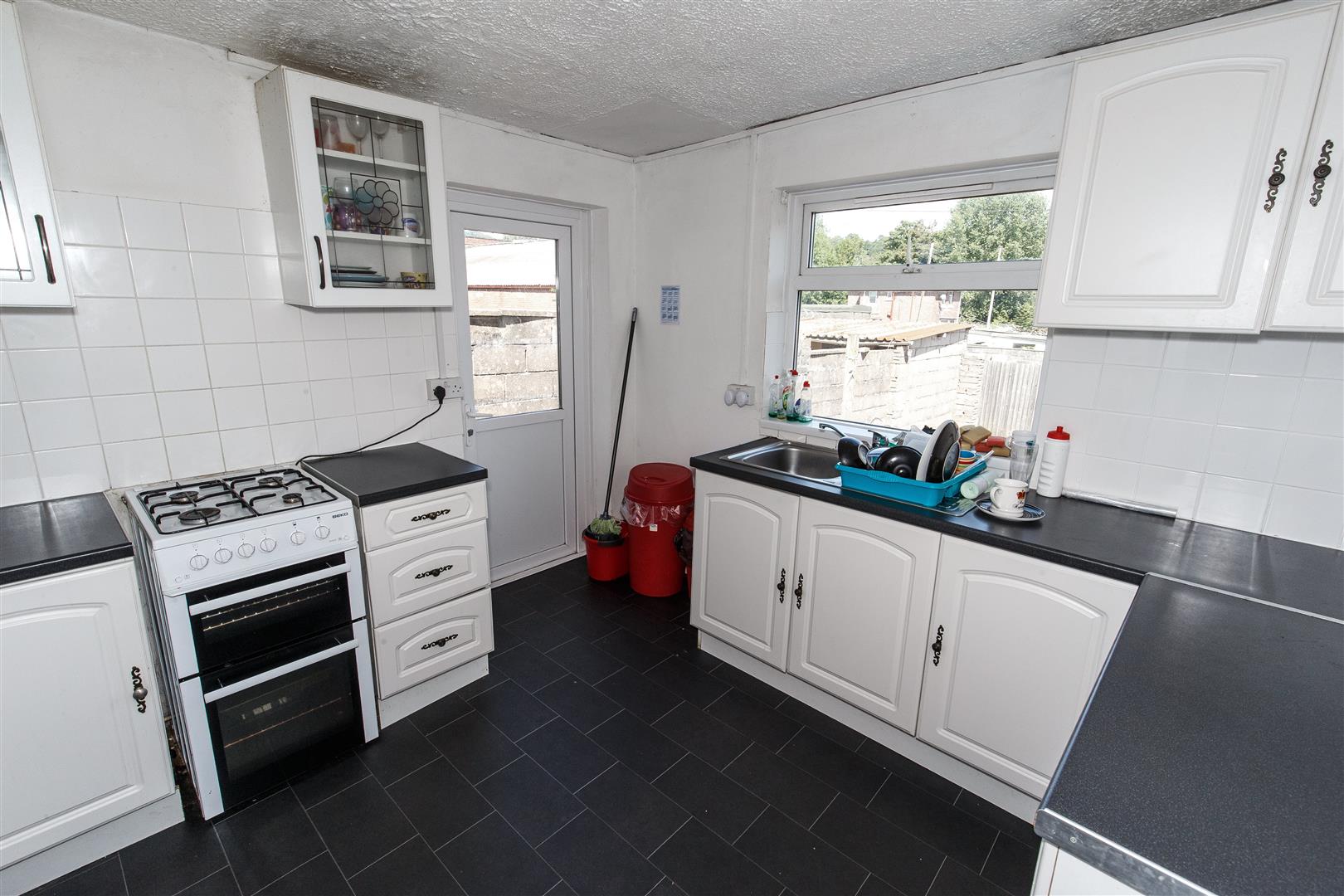 Flat Cliff Terrace in Pontypridd