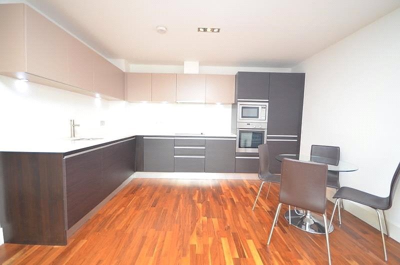 Flat Branfill Road in Greater London