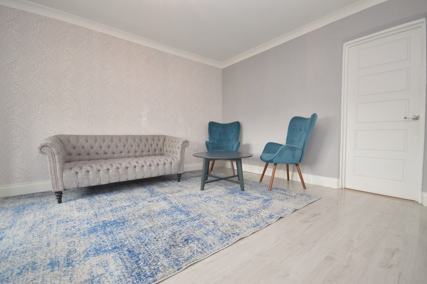 Flat Wincanton Gardens in Greater London