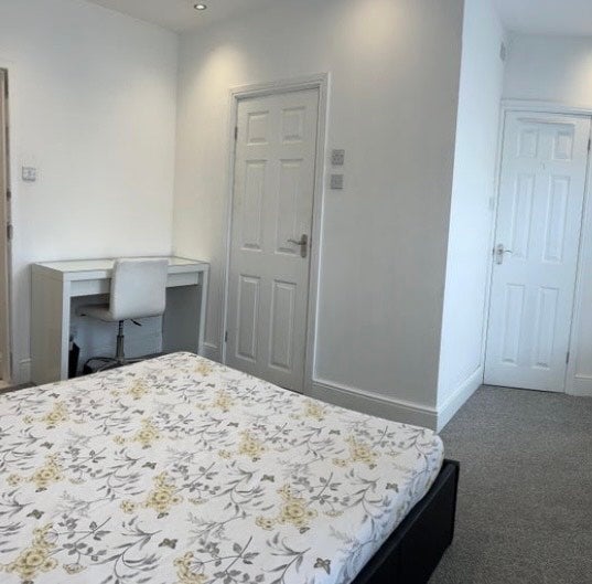 Room Grove Lane in Ipswich