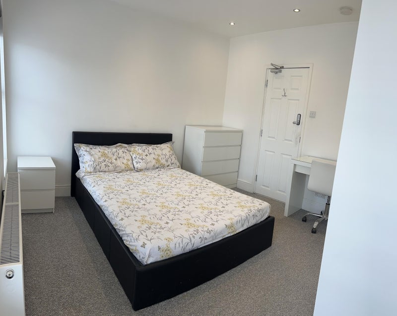Room Grove Lane in Ipswich