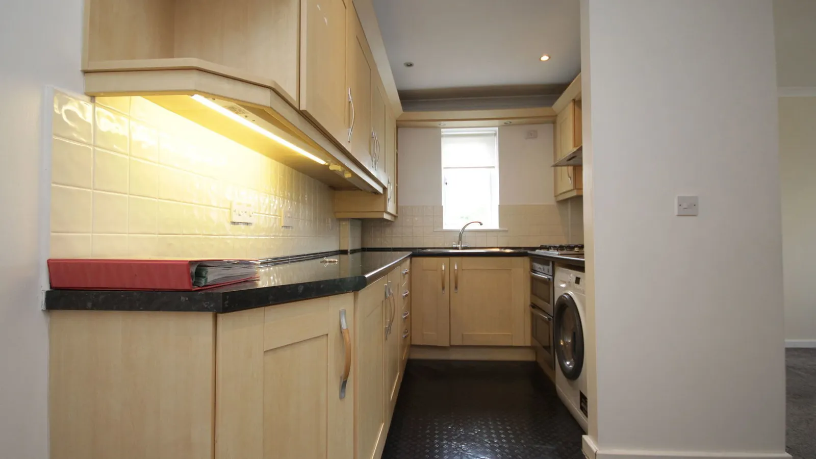 Flat Landseer Court in Basingstoke and Deane