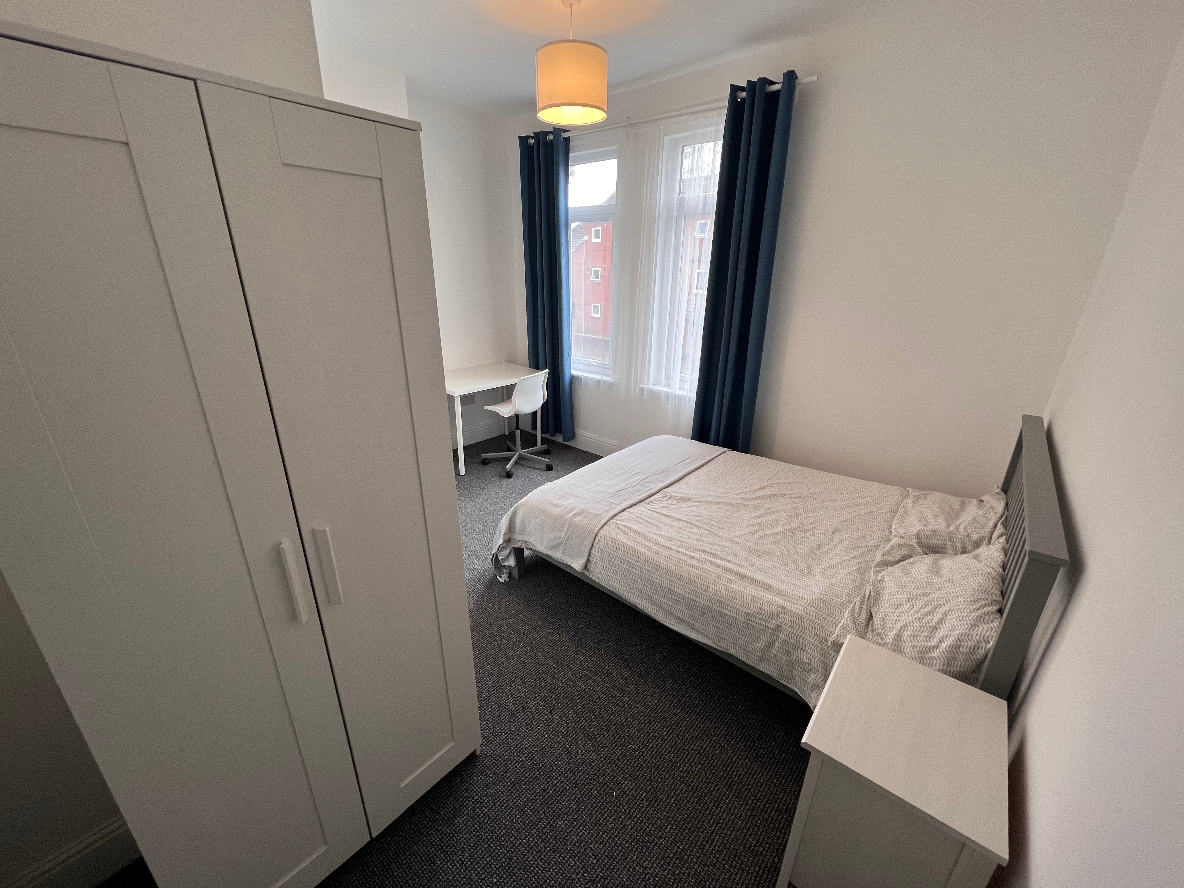 Room Pershore Road in Birmingham