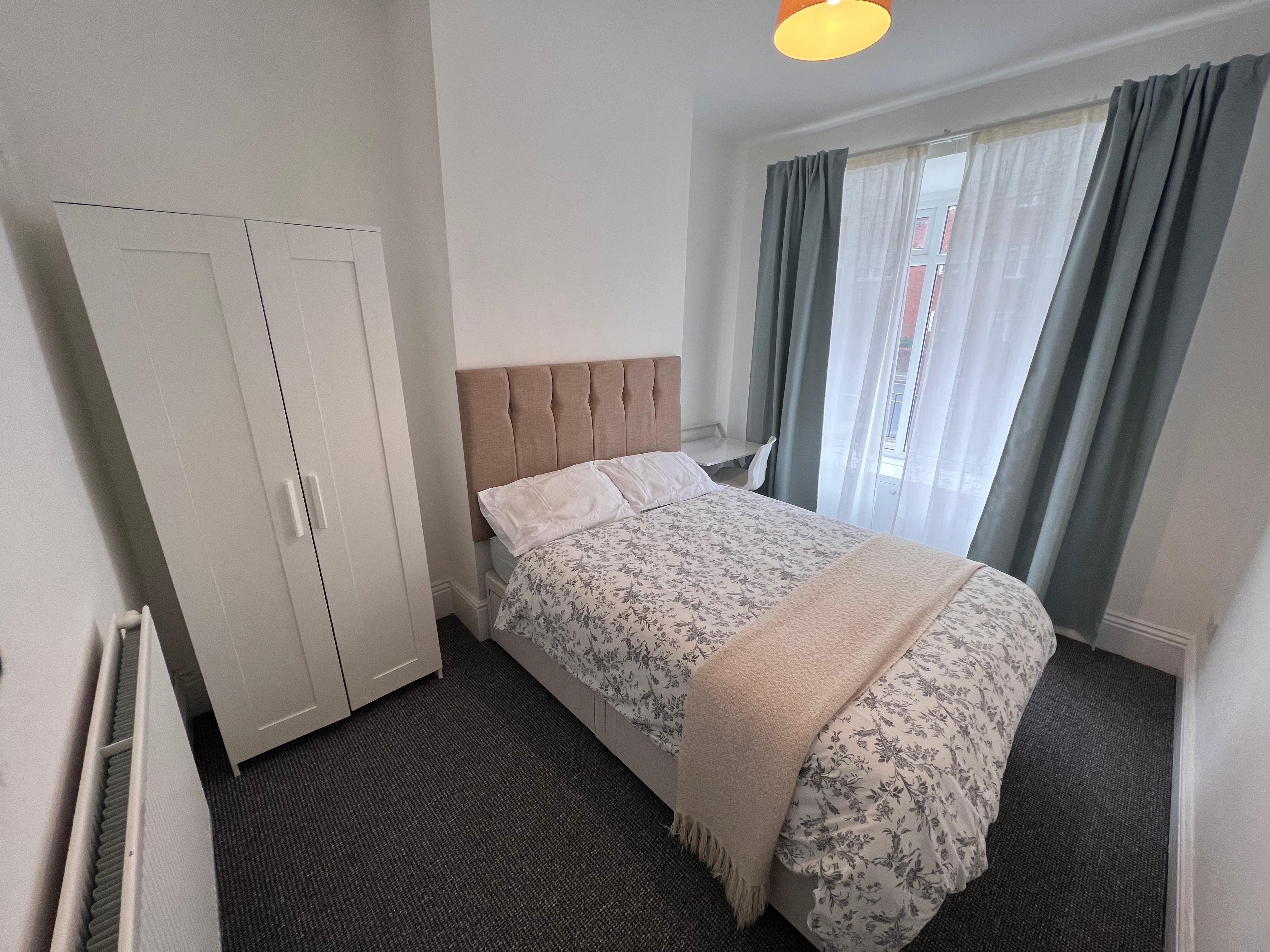 Room Pershore Road in Birmingham