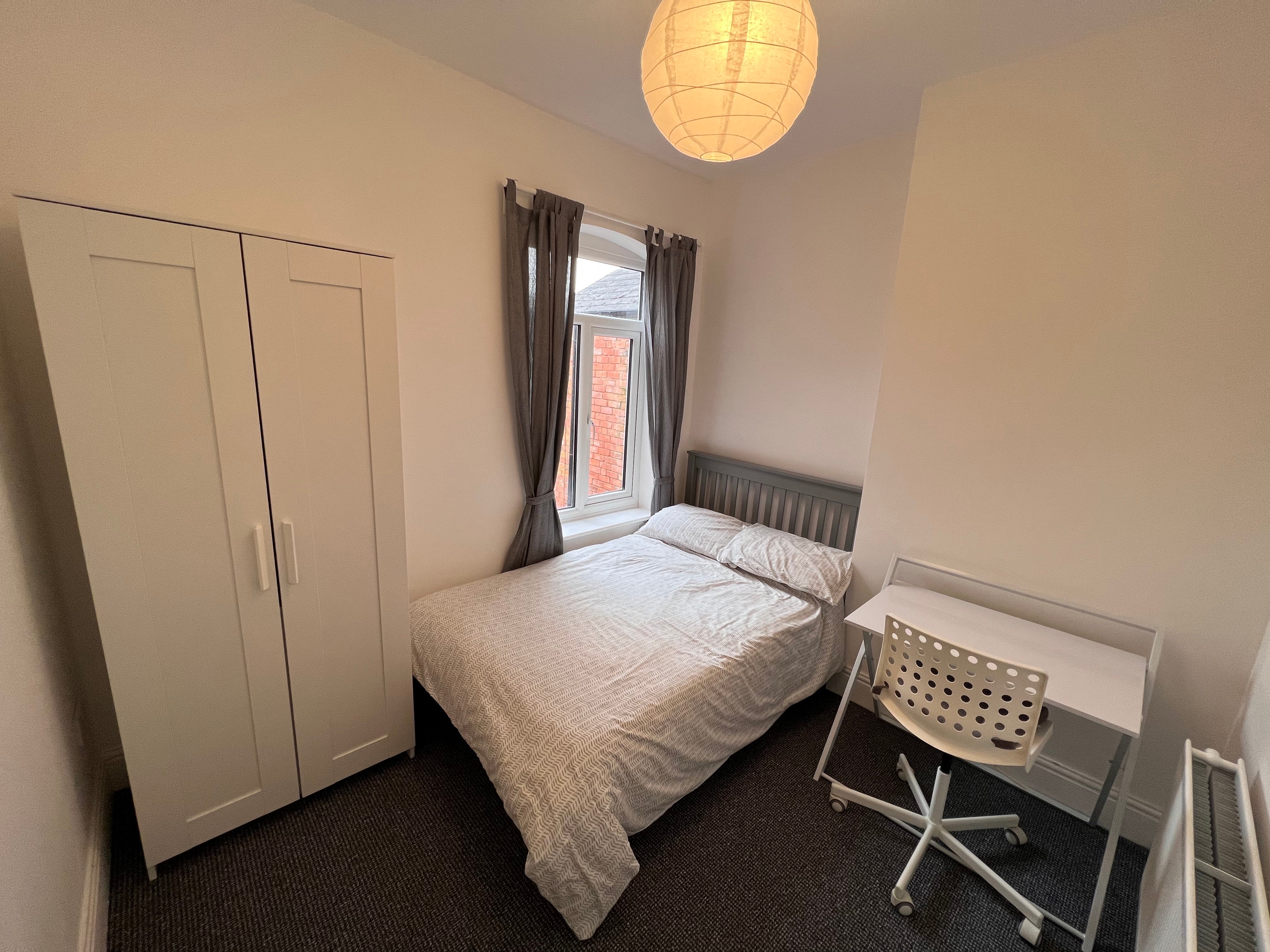 Room Pershore Road in Birmingham
