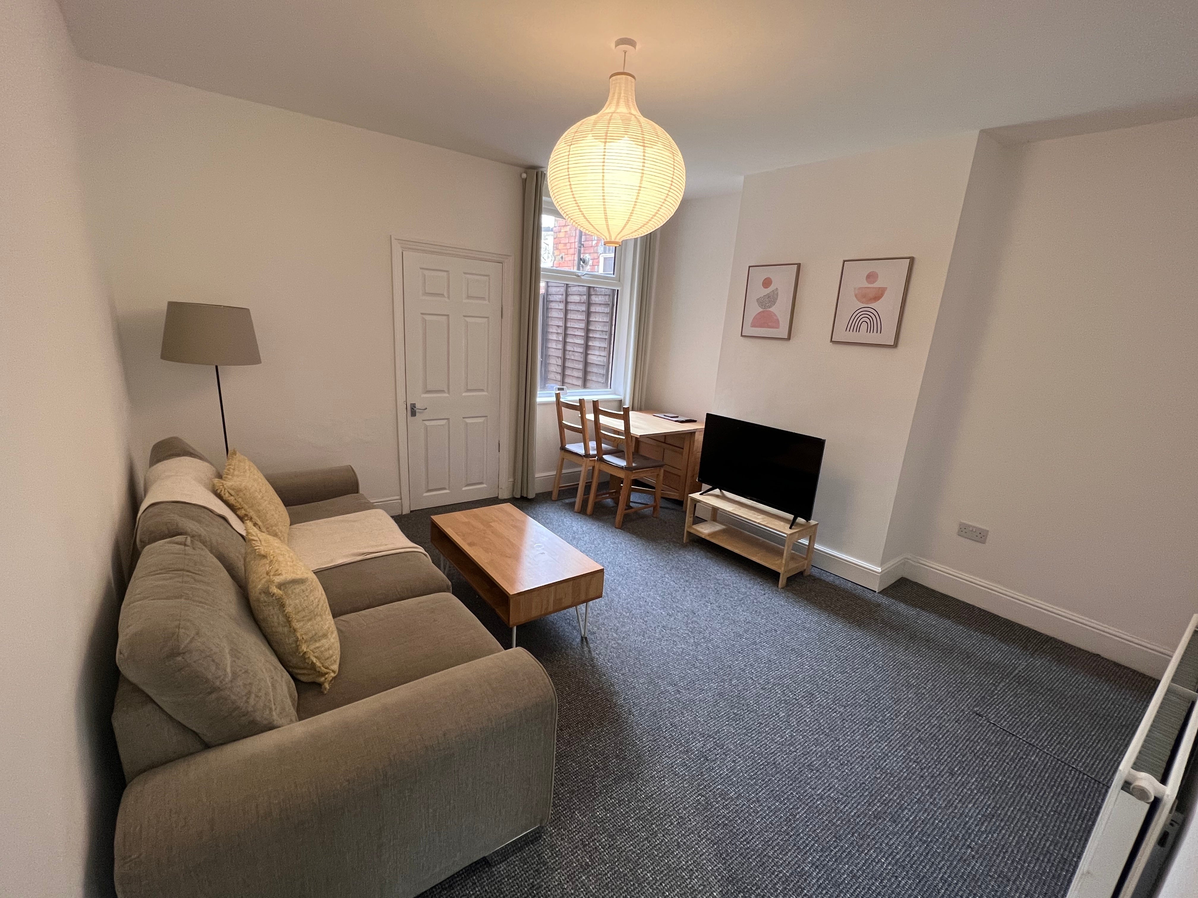 Room Pershore Road in Birmingham