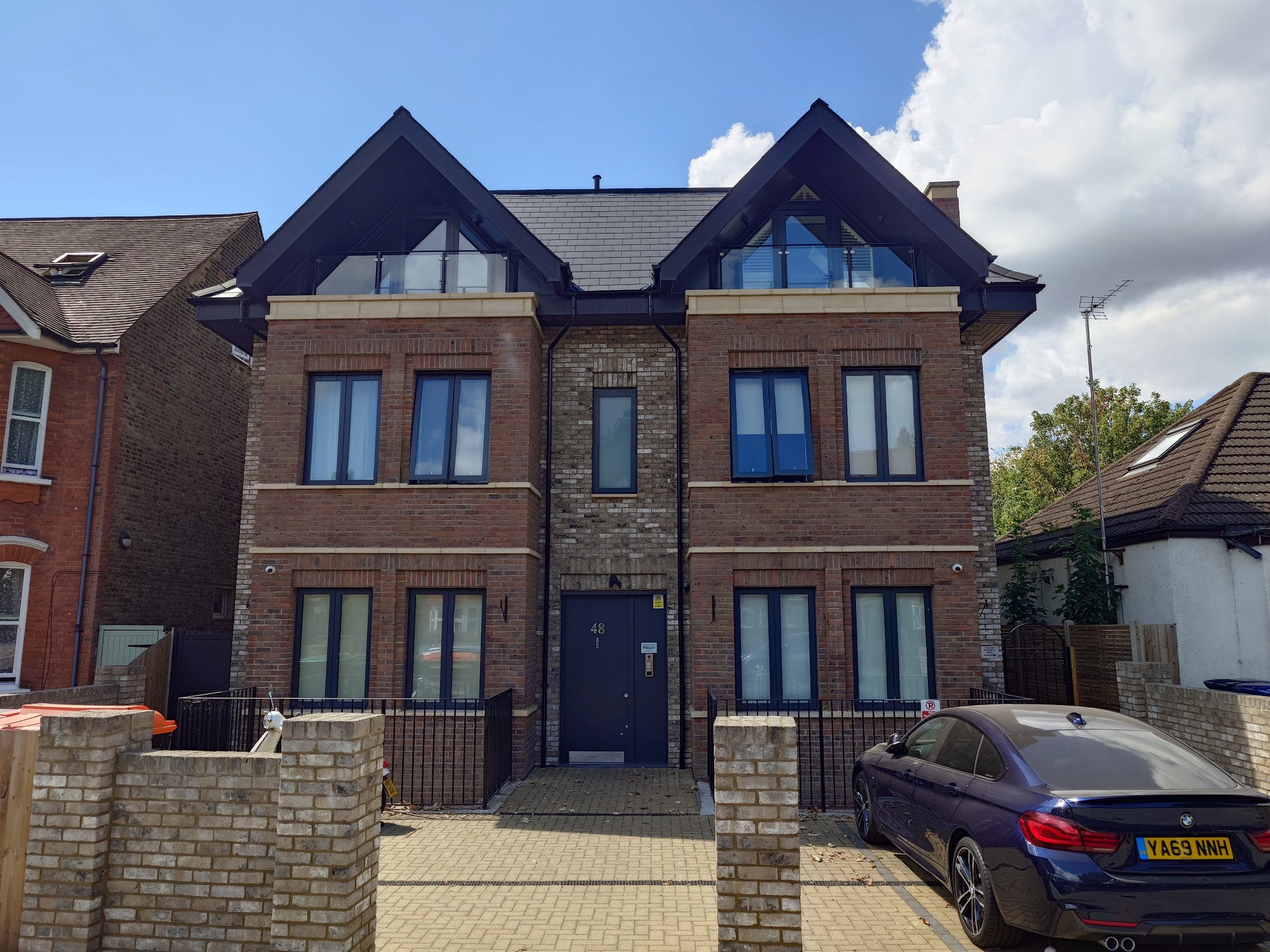 Flat Barlow Road in Greater London
