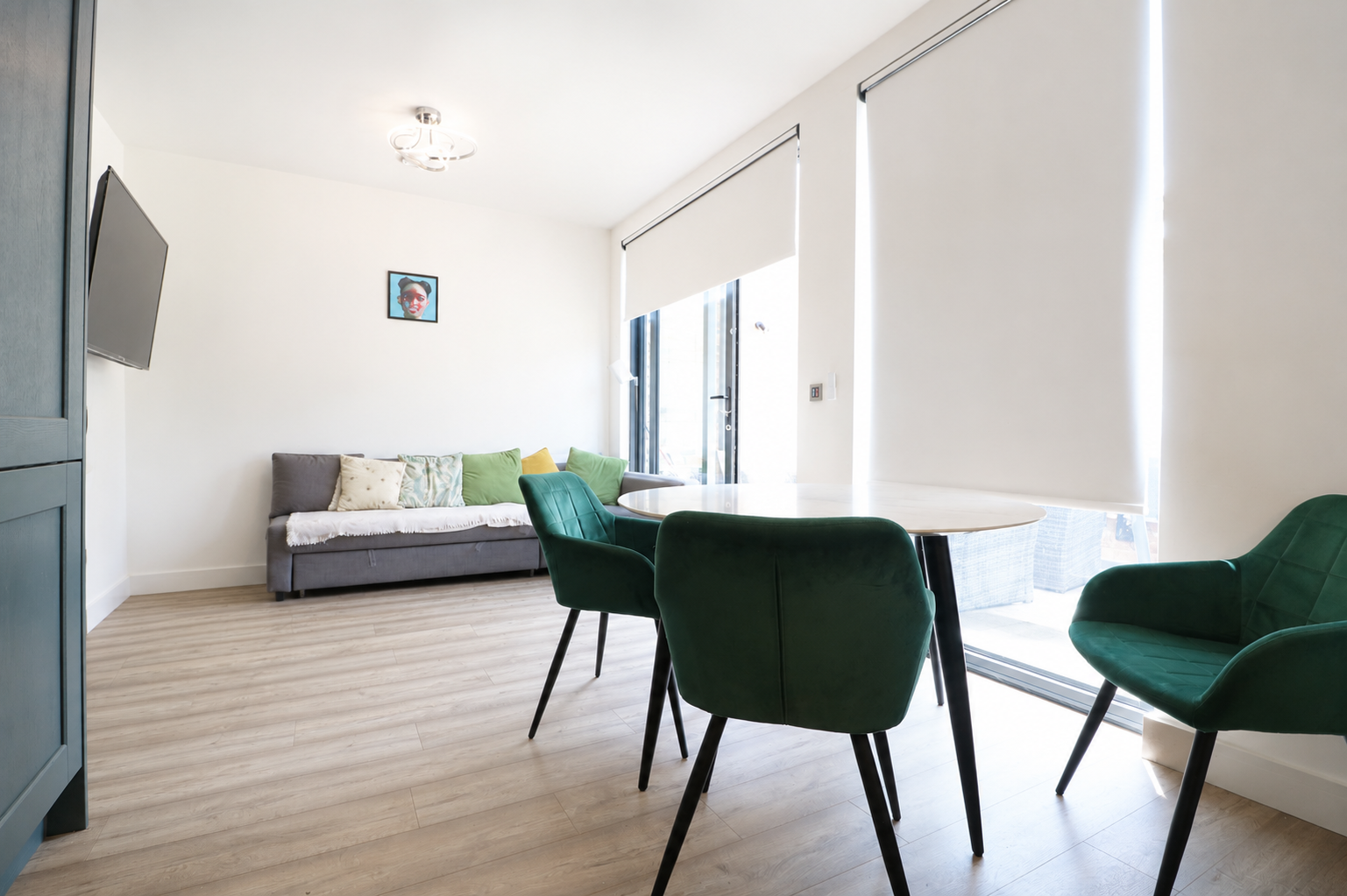 Flat Barlow Road in Greater London