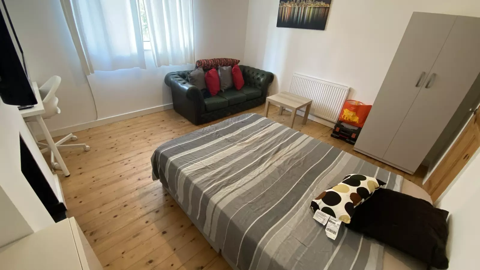 Flat Varden Street in Greater London