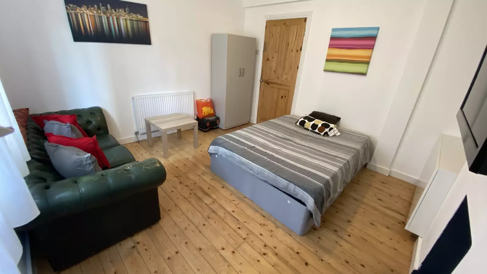 Flat Varden Street in Greater London