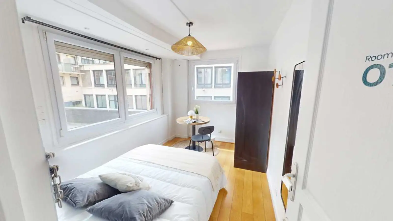 Flat Place Étienne Pernet in Paris