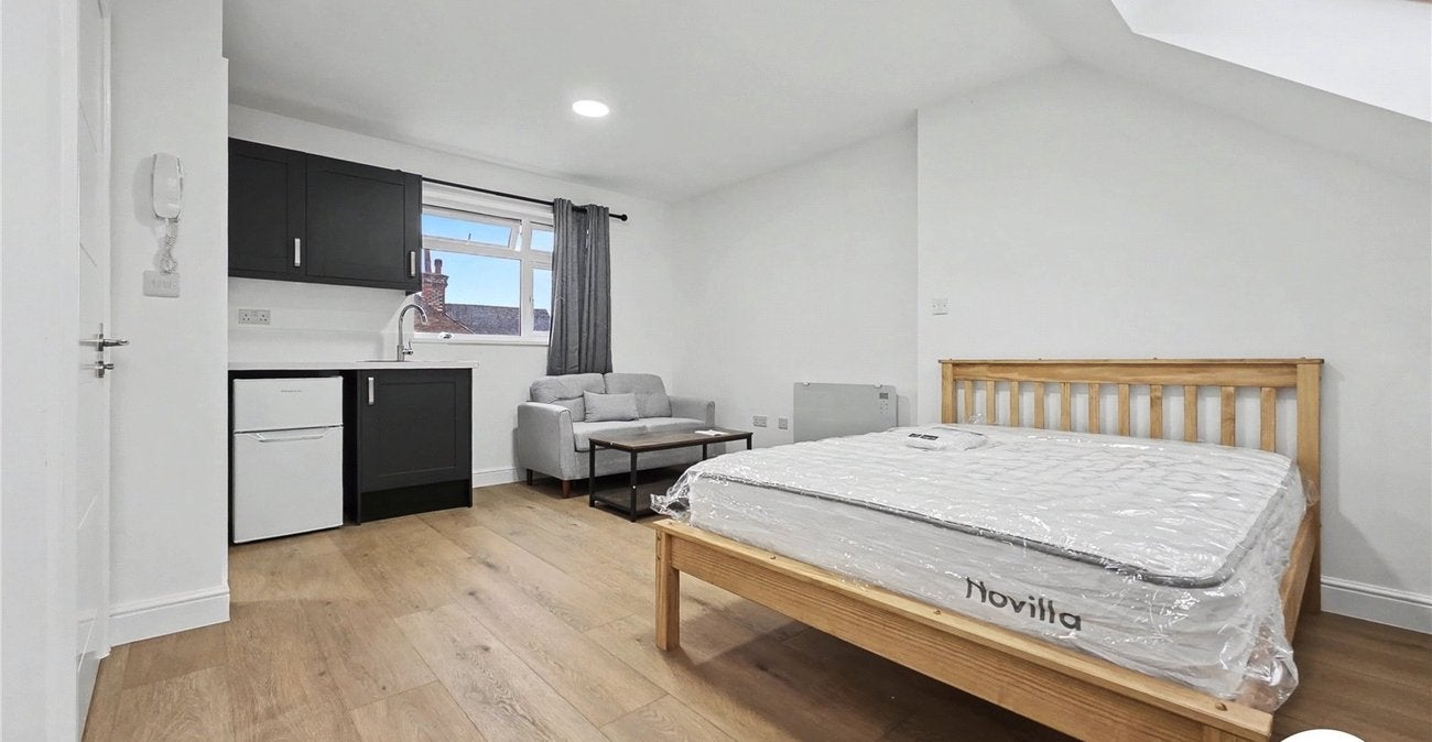 Room St. Albans Road in Dartford
