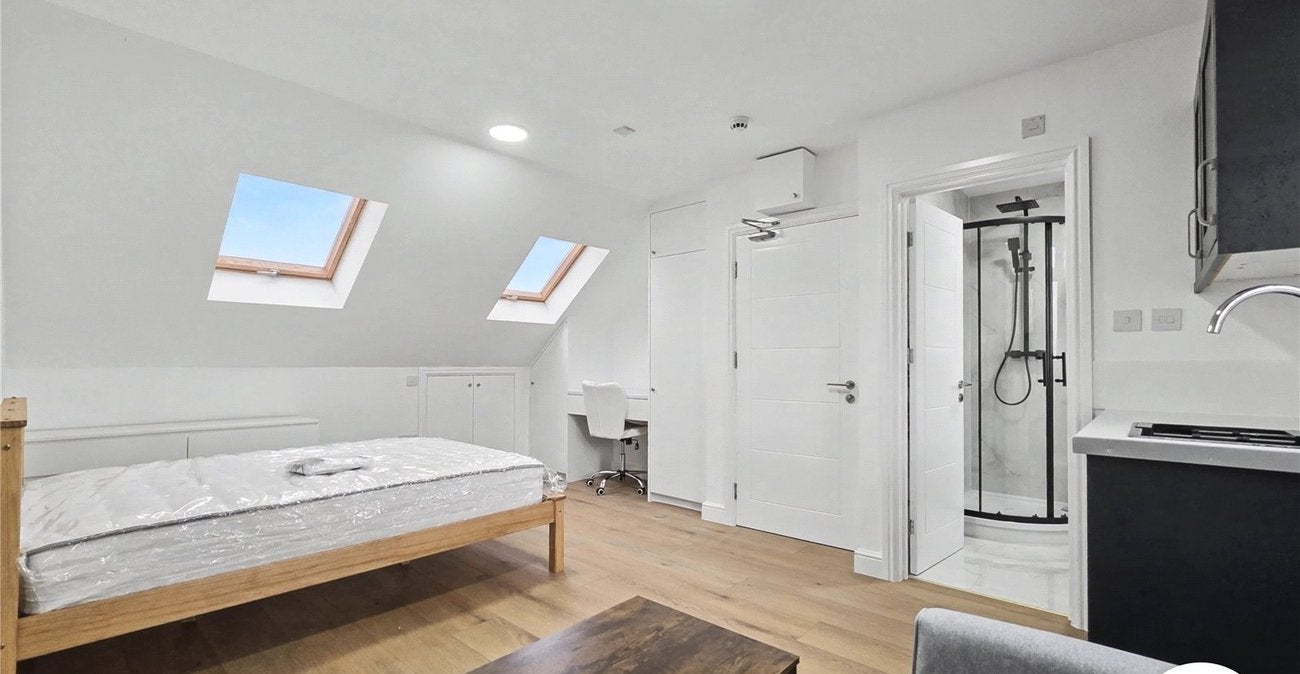 Room St. Albans Road in Dartford