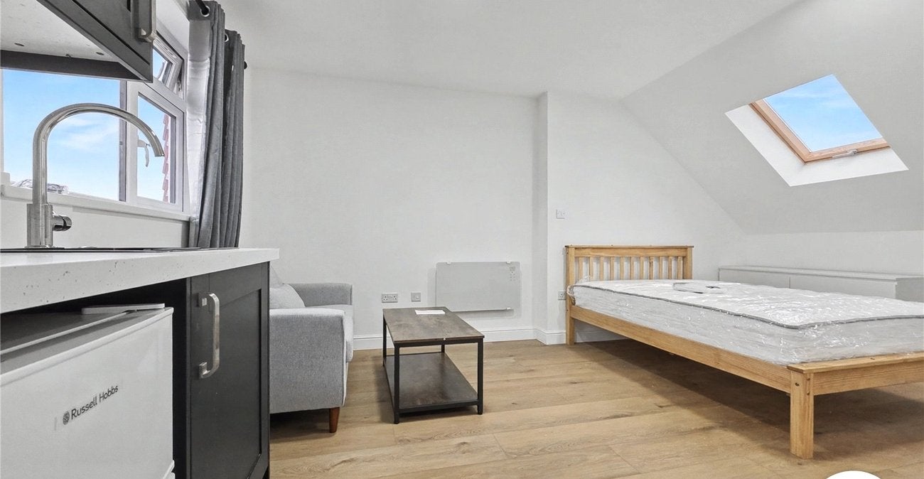 Room St. Albans Road in Dartford