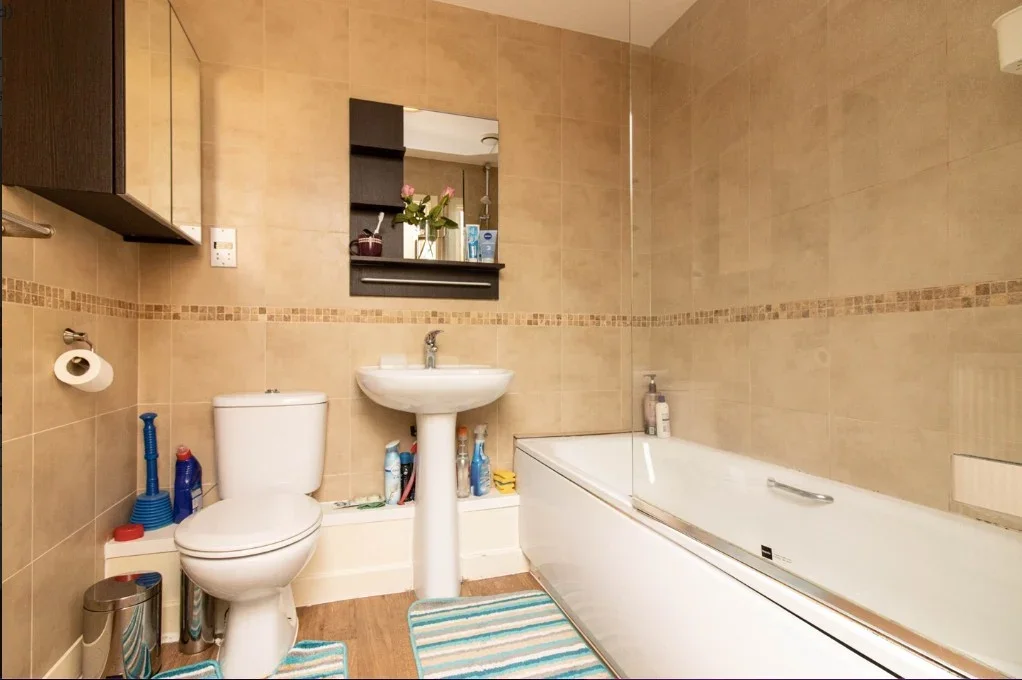Room Granville Gardens in Greater London