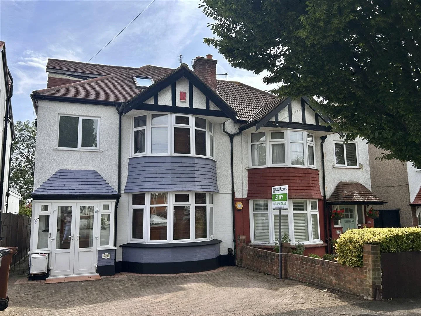 House Victoria Road in Greater London