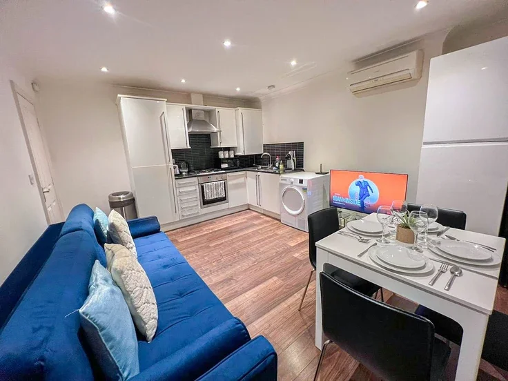 Flat Strand in City of Westminster