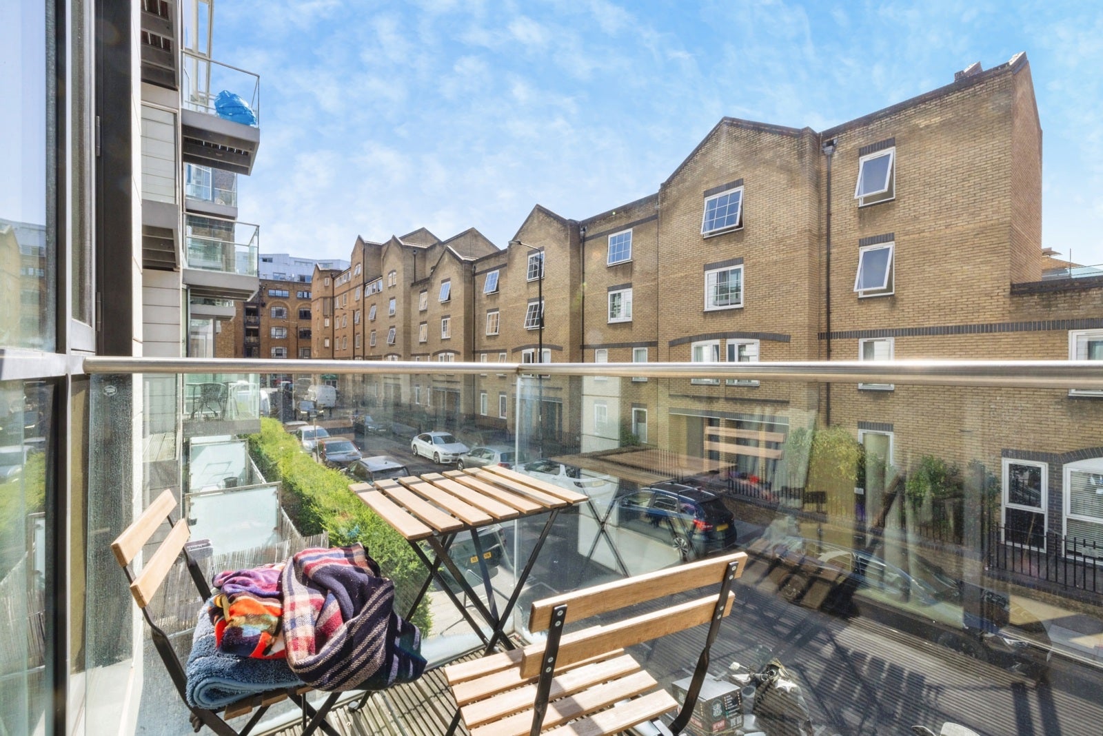 Flat Bridle Mews in Greater London