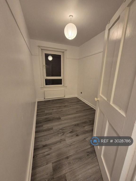 Flat Bangorshill Street in Glasgow