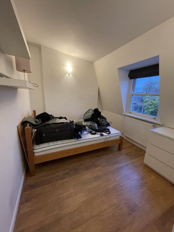 Room Upper Street in Greater London
