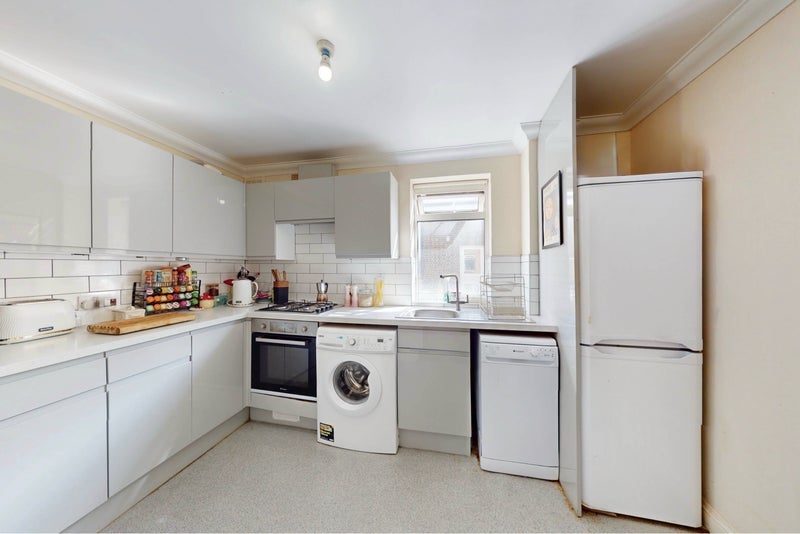 Room Crossley Street in Greater London