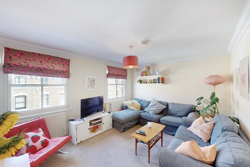 Room Crossley Street in Greater London