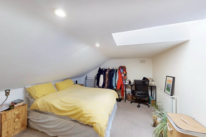 Room Crossley Street in Greater London