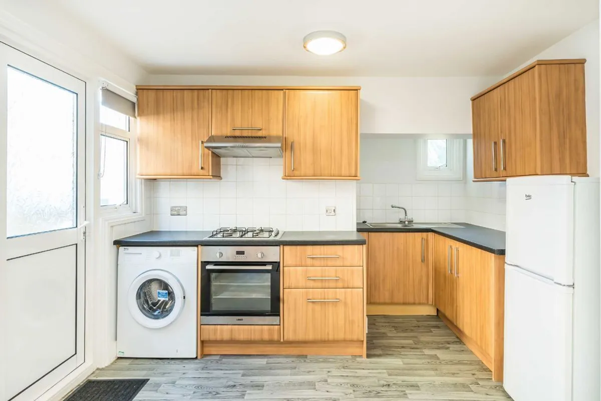 Flat Radbourne Road in Greater London