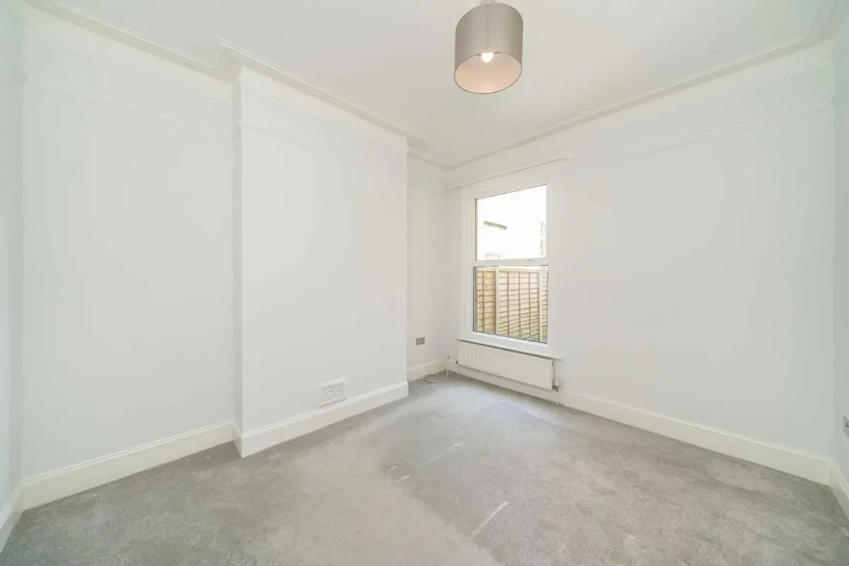 Flat Radbourne Road in Greater London