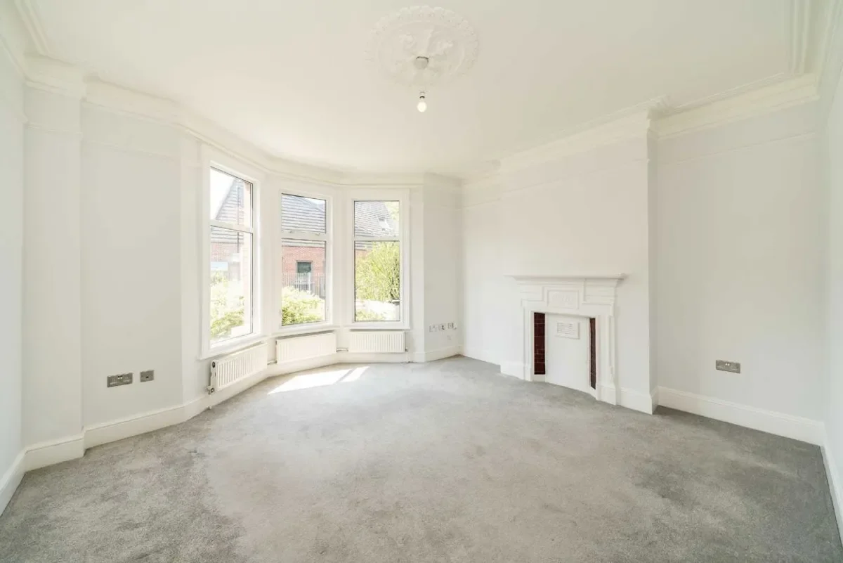 Flat Radbourne Road in Greater London