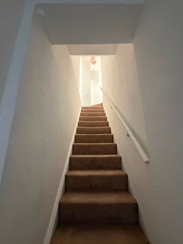 Flat Hoe Street in Greater London